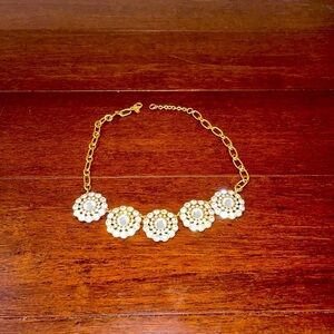 guc j crew Elegant Gold Floral statement Necklace